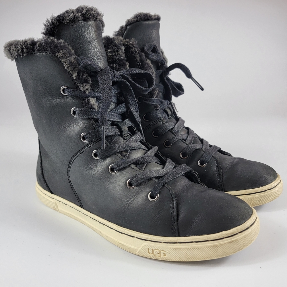 UGG Croft Womens Leather Shearling Booties, 7